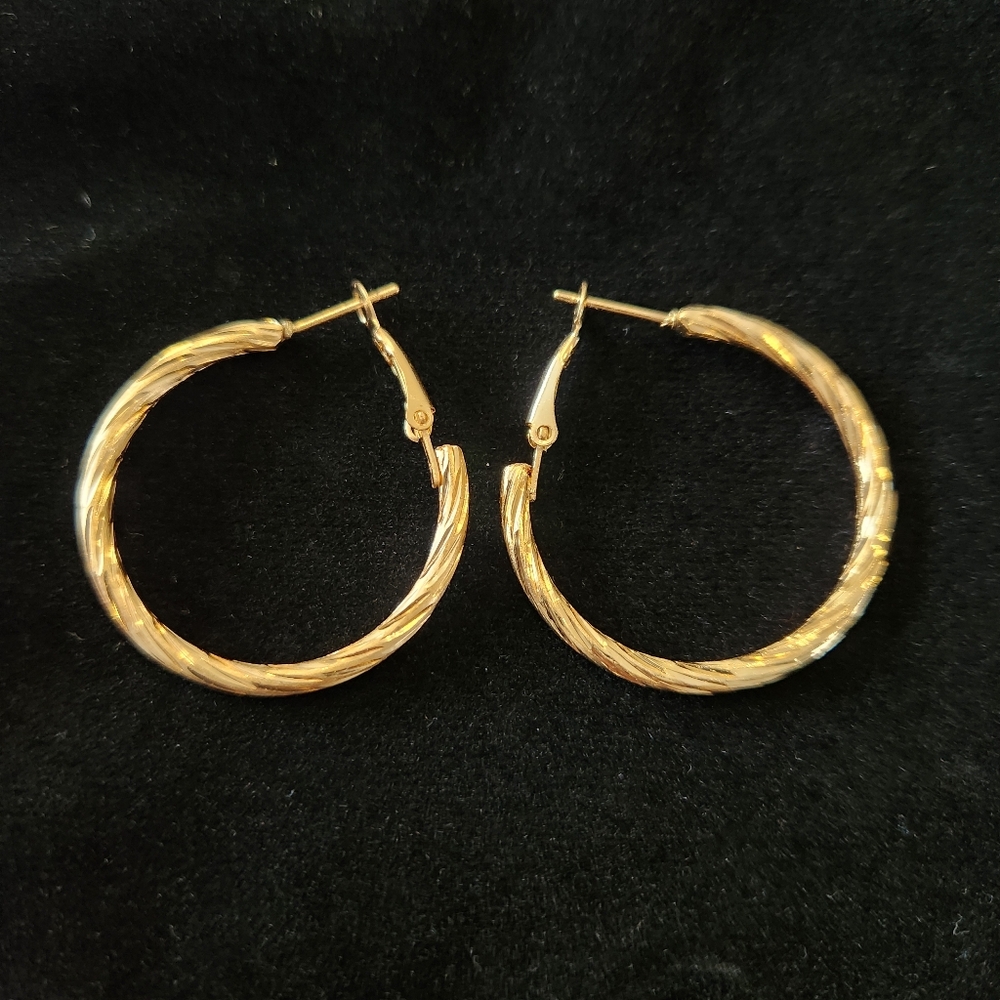 NEW Goldtone Hoop Earrings